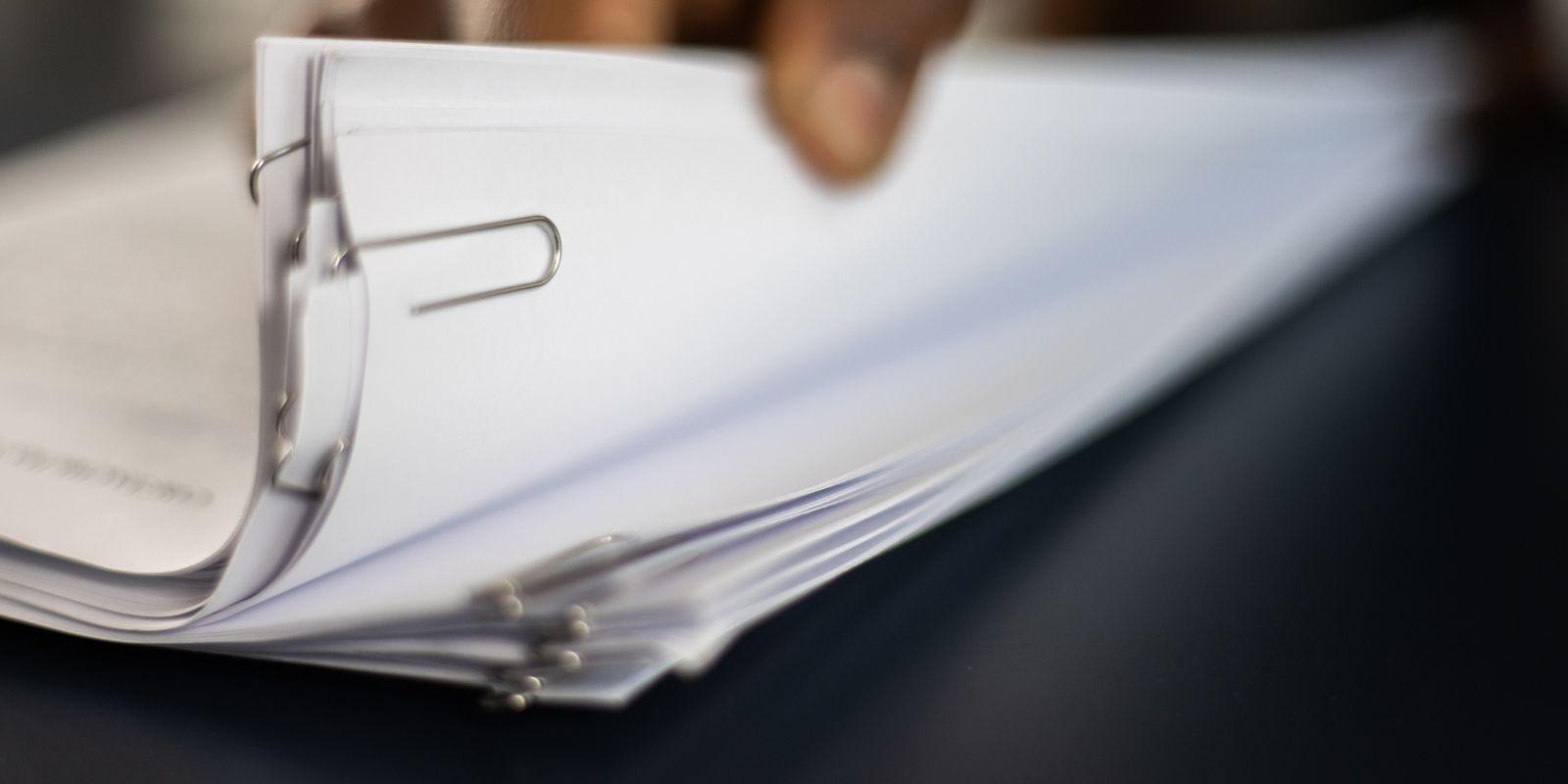 ¿Qué documentos hay que llevar al notario para vender una casa heredada en Valencia?